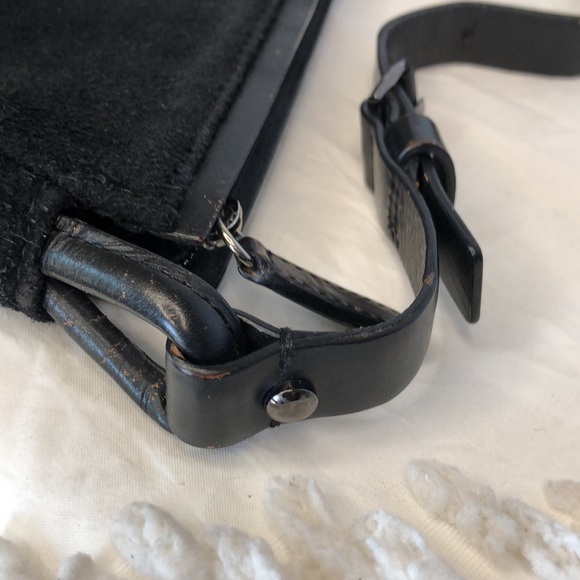 VIA SPIGA black suede shoulder handbag. Leather weaved through perimeter of bag. - Picture 6 of 9